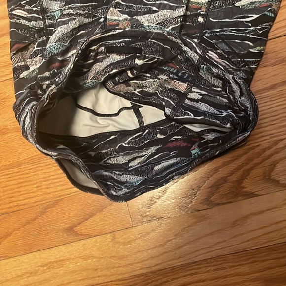 Lululemon Wonder Under - Picture 3 of 3